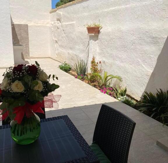 Superior Rum, Mathis Rooms