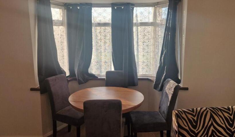 Номер Стандарт Вид на Сад, Silver House