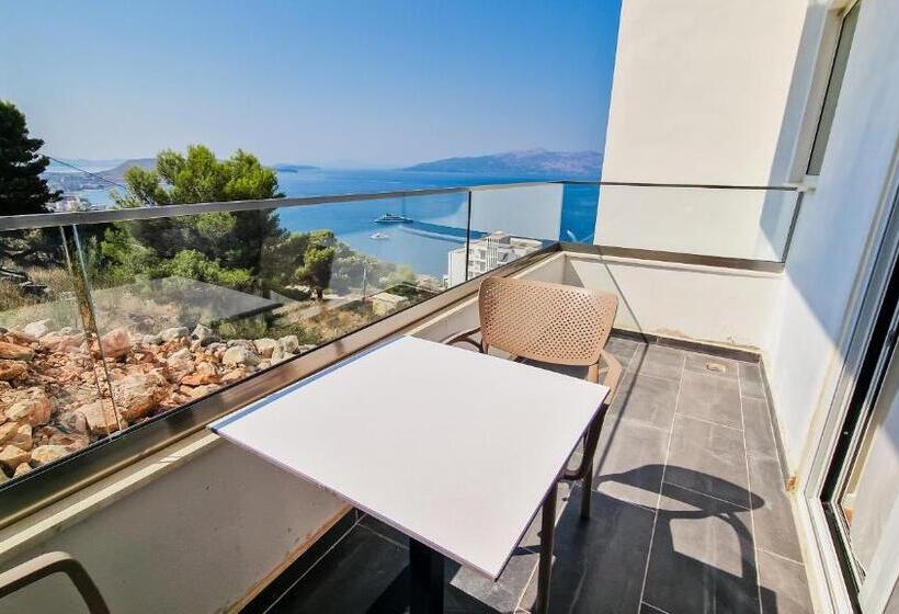 オーシャンビューデラックスルーム, Sunset Shoreline Saranda   Sea View   Free Private Parking   Pool