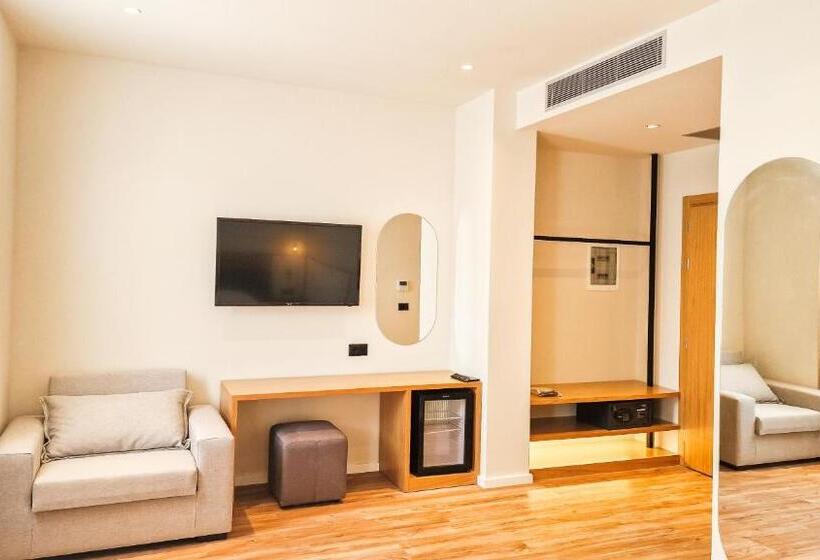 オーシャンビューデラックスルーム, Sunset Shoreline Saranda   Sea View   Free Private Parking   Pool