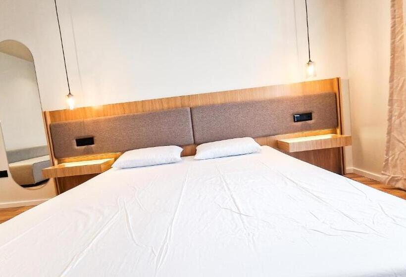 キングサイズベッドのスタンダードルーム, Sunset Shoreline Saranda   Sea View   Free Private Parking   Pool