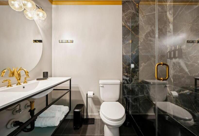 스탠다드 발코니 룸, The Fainting Couch Boutique