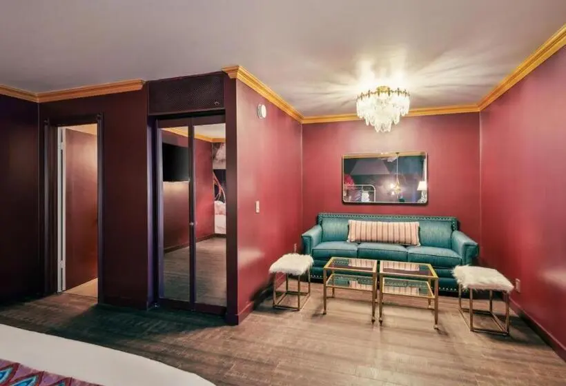 キングサイズベッドのデラックスルーム, The Fainting Couch Boutique