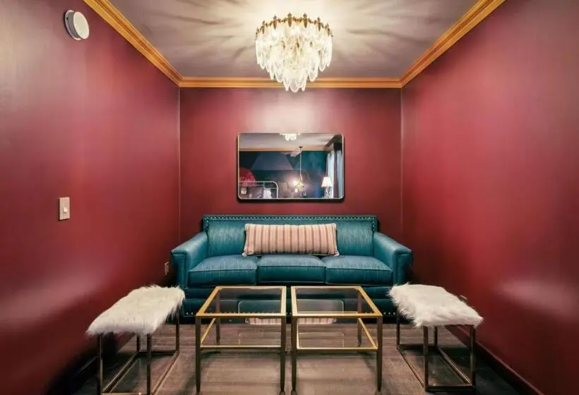 キングサイズベッドのデラックスルーム, The Fainting Couch Boutique