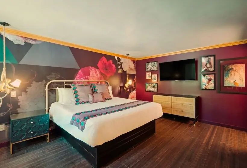 デラックスルーム, The Fainting Couch Boutique