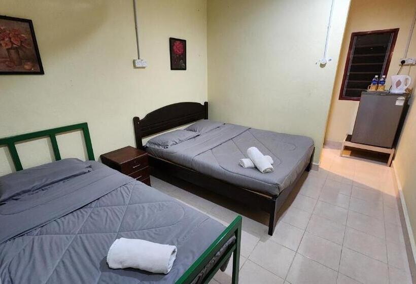 Семейный Номер, Lagenda Resthouse Cenang Beach