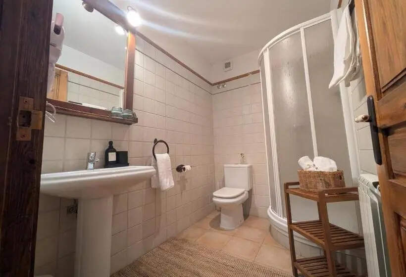 اتاق استاندارد, Fonda Dels Pics