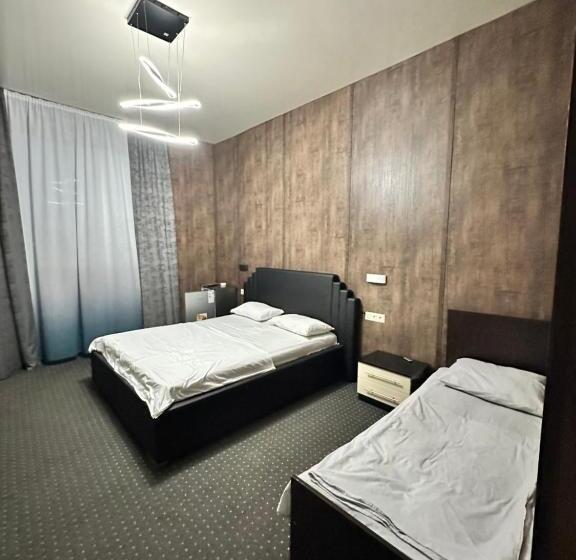 اتاق لوکس سه تخته, Georgia