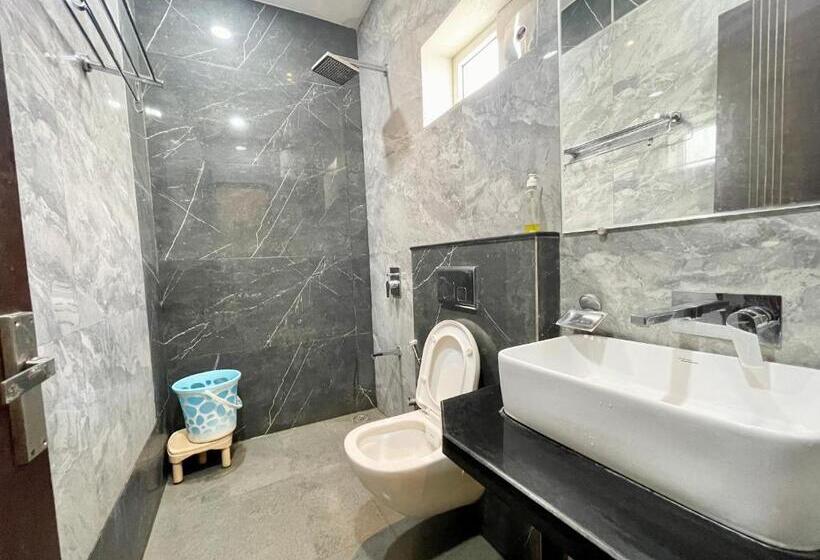 Standaard Éénpersoonskamer, Le Grace ! Haridwar होटल ले ग्रेस, ஹோட்டல் லீ கிரேஸ் Fully Air Conditioned Hotel, Lift Wifi And Park