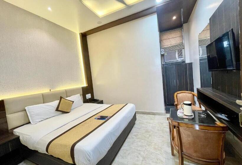 标准单人间, Le Grace ! Haridwar होटल ले ग्रेस, ஹோட்டல் லீ கிரேஸ் Fully Air Conditioned Hotel, Lift Wifi And Park