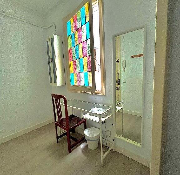 Номер Стандарт Совместная Ванная, Private Rooms Near Parallel Av