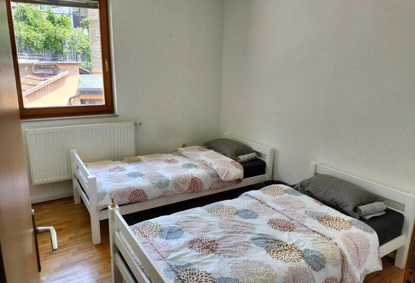 اتاق استاندارد با چشم‌انداز باغ, Exotic Nature Hostel