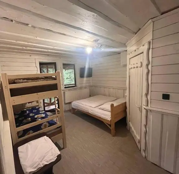 スタンダード４人部屋, готель згарда