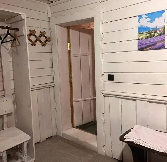 スタンダード４人部屋, готель згарда