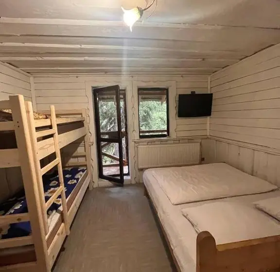 スタンダード４人部屋, готель згарда