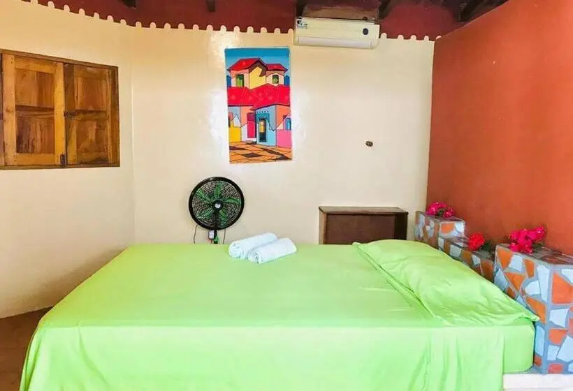 スタンダードトリプルルーム, Room In Cabin   Cabana With Breakfast And Pool On The Beach