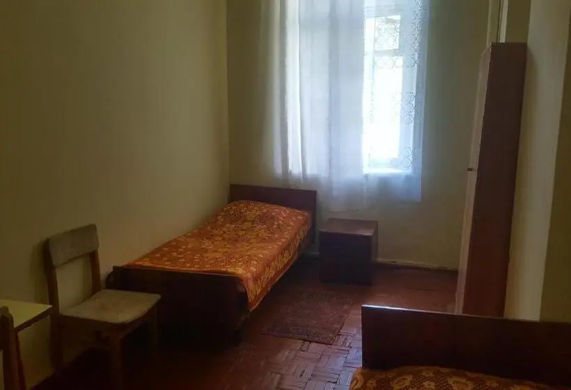 اتاق استاندارد با 2 تخت دوبل, Firuza Hostel