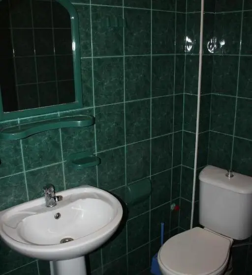 اتاق راحتی سه تخته, Firuza Hostel