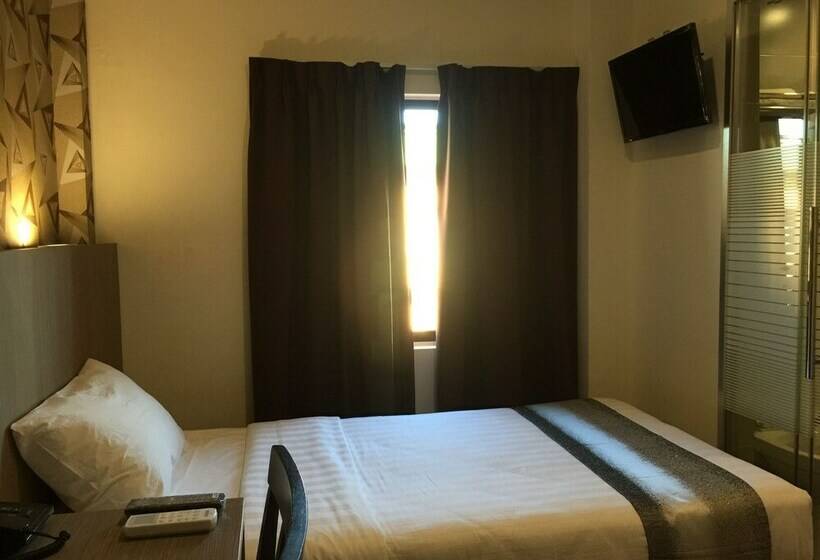 싱글 디럭스 룸, Check Inn Hotel Tawau