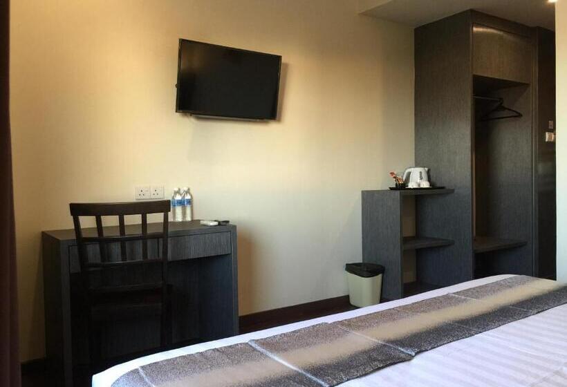 غرفة ديلوكس سرير كينج, Check Inn Hotel Tawau