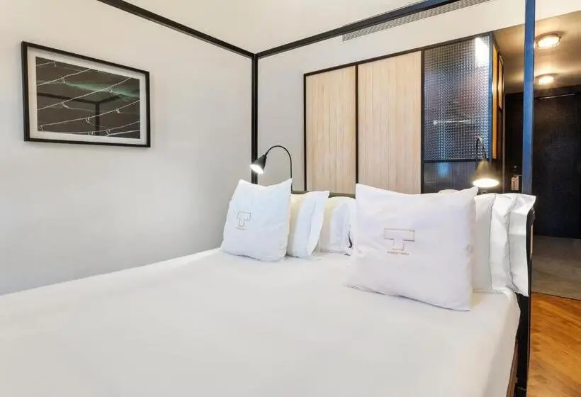 Superior-huone, One Shot Tabakalera House