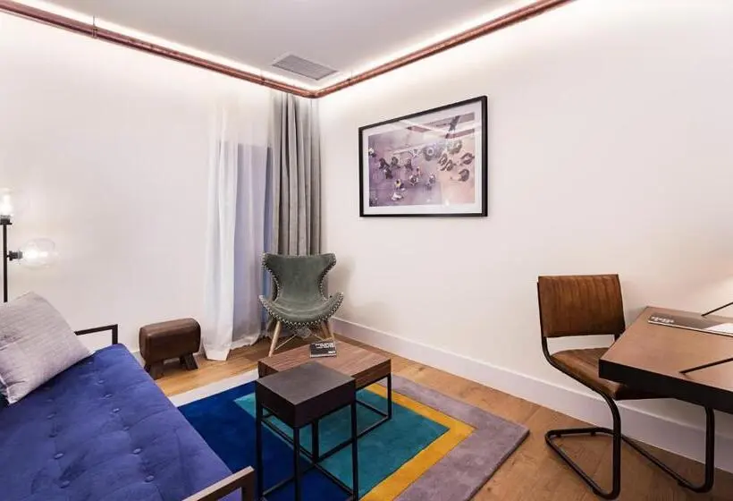 Duplex-huone, One Shot Tabakalera House