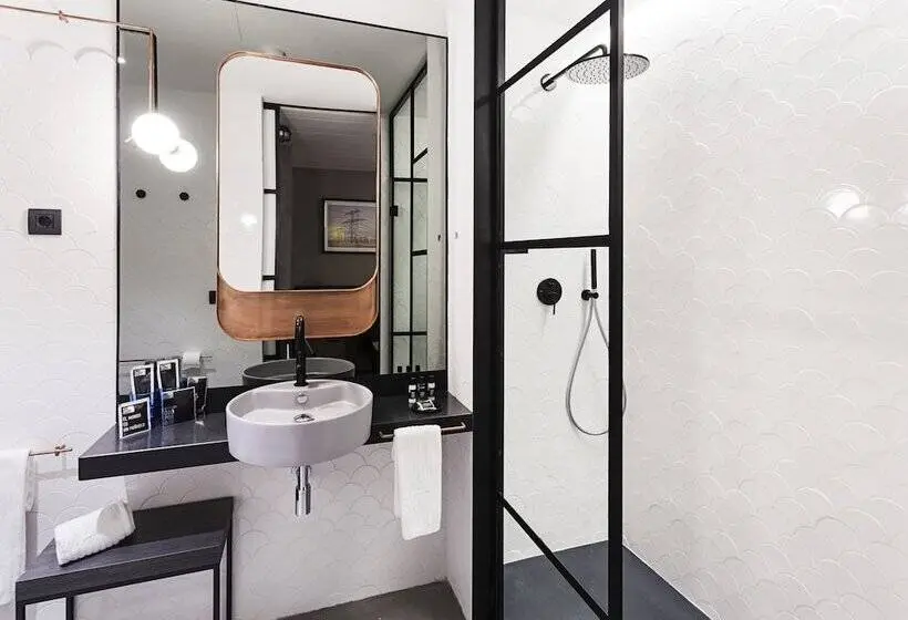 Standard Yhden Hengen Huone, One Shot Tabakalera House
