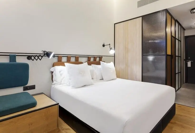 Standard Yhden Hengen Huone, One Shot Tabakalera House