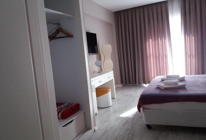 Люкс Повышенной Комфортности, Sakura Hostel & Pub