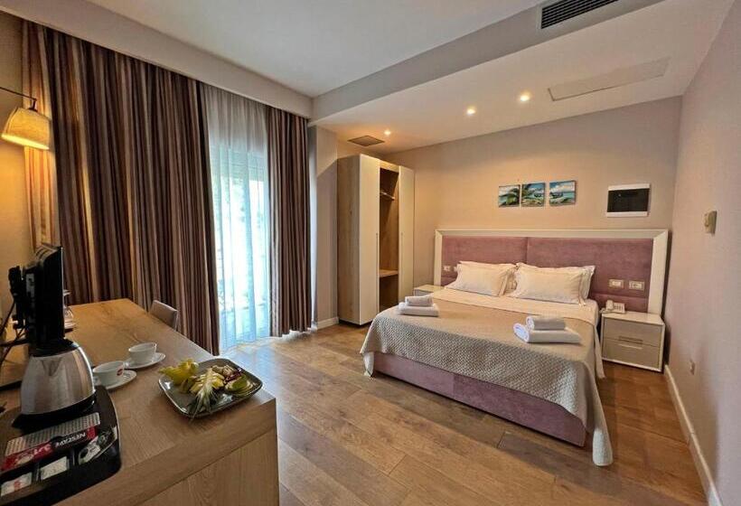 Семейный Номер, Sandy Beach Resort