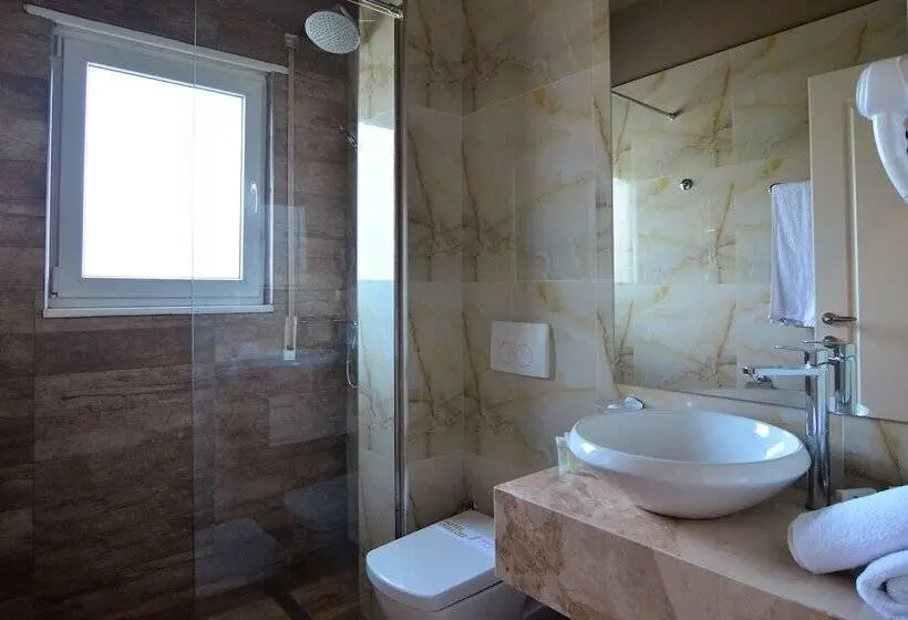 Perhehuone, Sandy Beach Resort