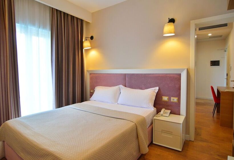 חדר משפחתי, Sandy Beach Resort