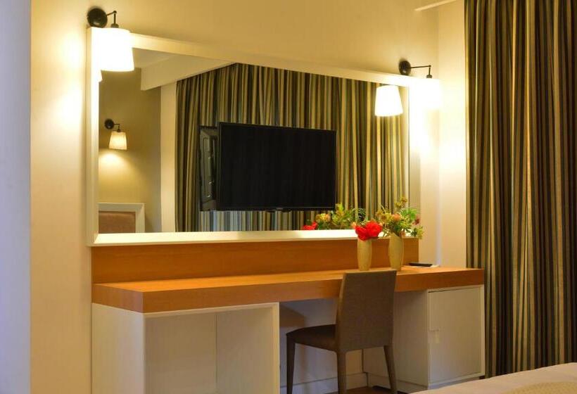 חדר דלוקס, Sandy Beach Resort