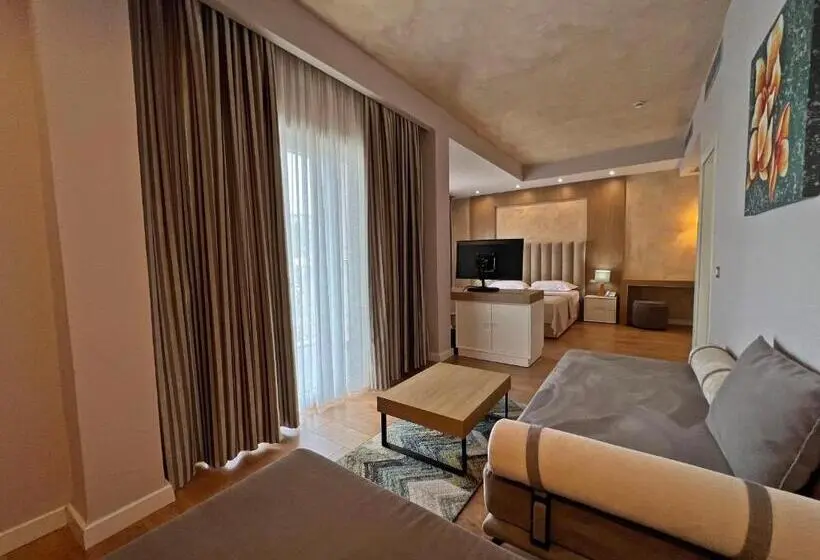 Juniorsviitti, Sandy Beach Resort