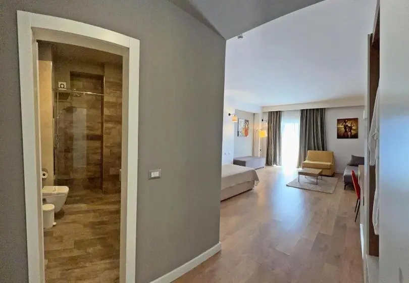 Juniorsviitti, Sandy Beach Resort