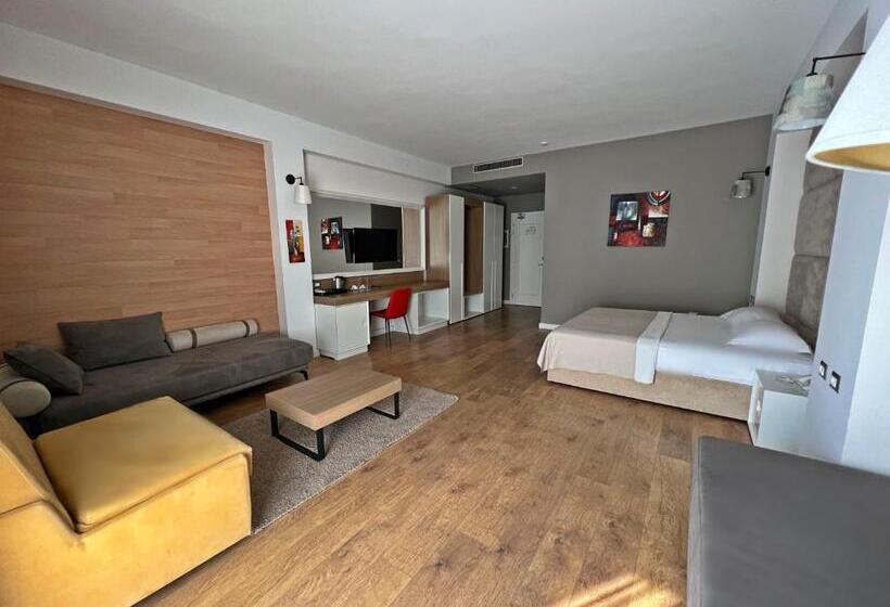 סוויטת ג'וניור, Sandy Beach Resort