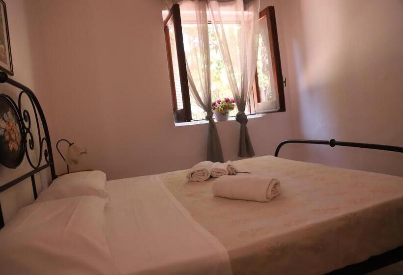 خانه 1 خوابه, Two Room Apartment With Swimming Pool And Breakfast Included 2 Km From Tropea