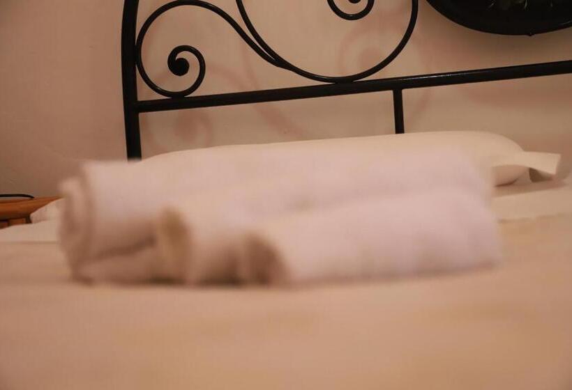 خانه 1 خوابه, Two Room Apartment With Swimming Pool And Breakfast Included 2 Km From Tropea