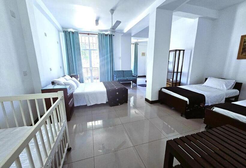 Трехместный Номер Стандарт Вид на Сад, Villa Oceana Hikkaduwa