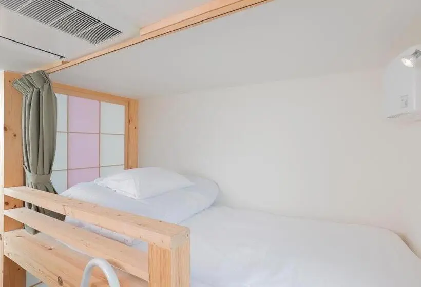 Standard Neljän Hengen Huone Jaettu Kylpyhuone, 会津七日町inn