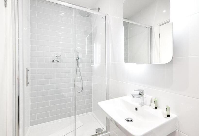 اتاق استاندارد, The Chapter   The J Hyde Park