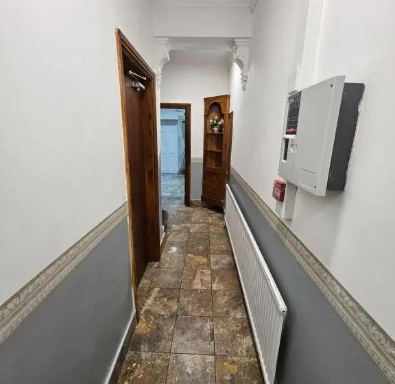 バス共有のスタンダードルーム, Affordable Rooms With Kitchen Near Station Overnight Free Parking 6pm To 8am