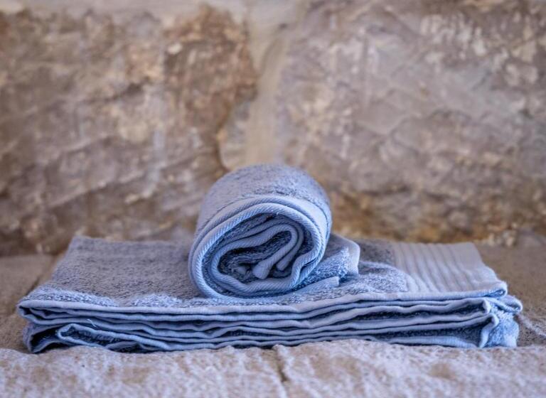 اتاق خانوادگی, Levander Suite 1 At Tan Neputi By Solea