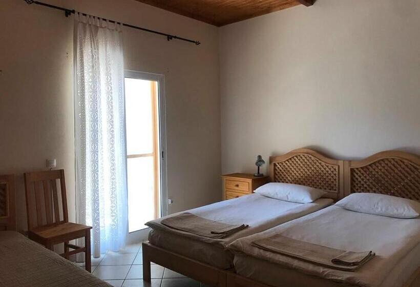 اتاق استاندارد سه تخته با سرویس بهداشتی مشترک, Quinta Shangri La