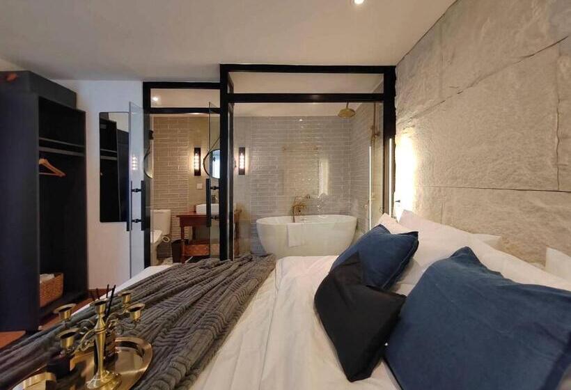 اتاق لوکس, The Motuga Hostel Bangkok