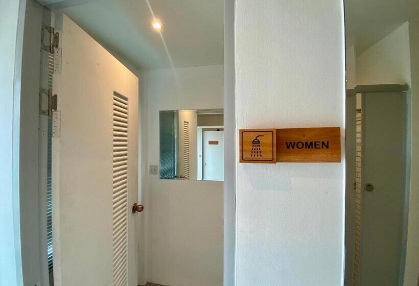 اتاق خانوادگی با سرویس بهداشتی مشترک, The Motuga Hostel Bangkok