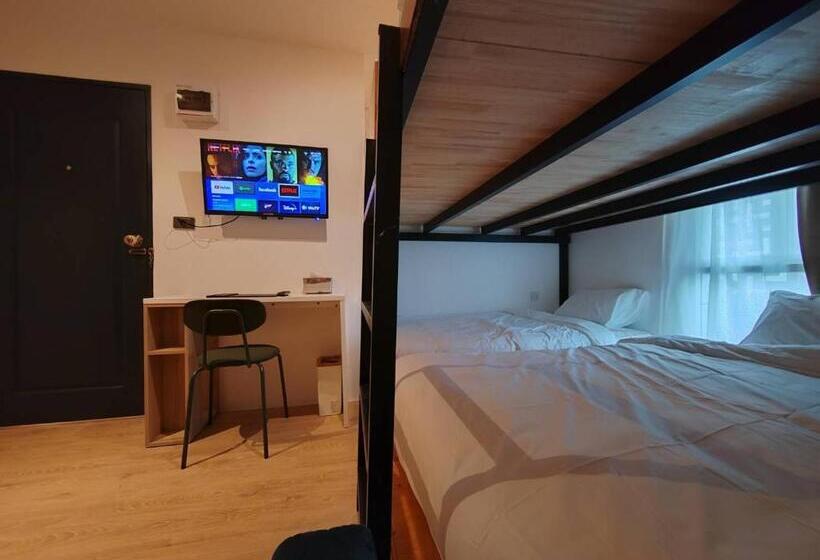 اتاق خانوادگی, The Motuga Hostel Bangkok