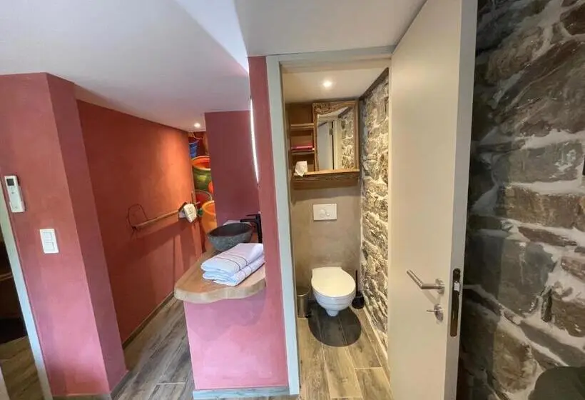 اتاق لوکس با بالکن, Les Chambres De Laurette
