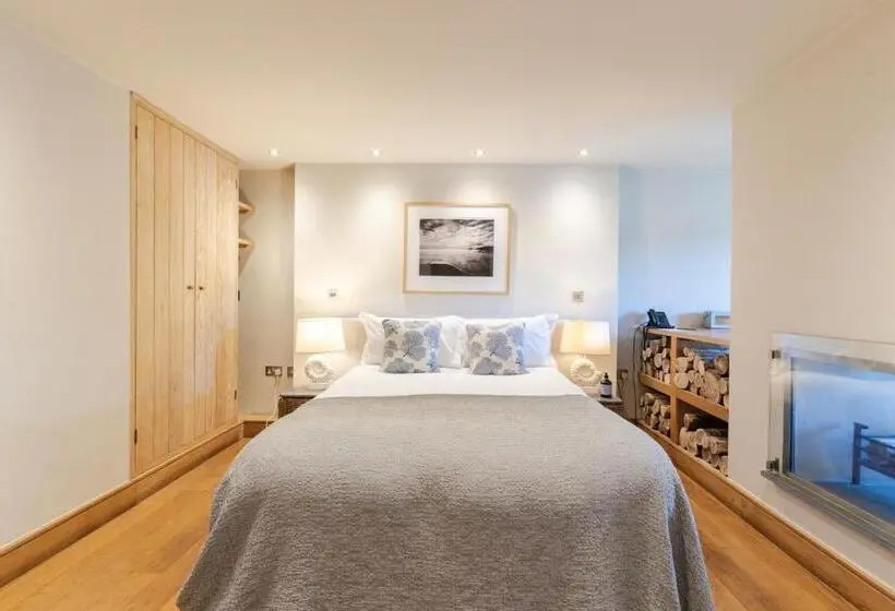 Suite Junior, Prospect House