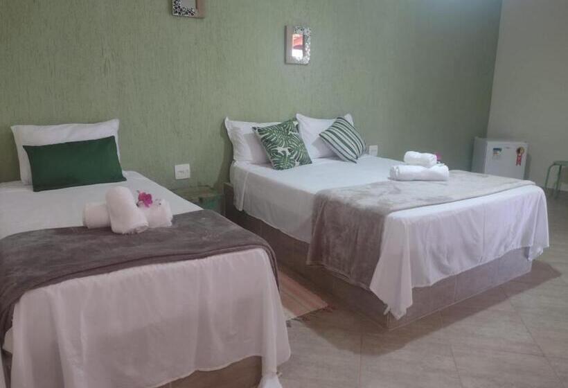 غرفة قياسية رباعية مزودة بشُرفة, Recanto Ganesha Pousada